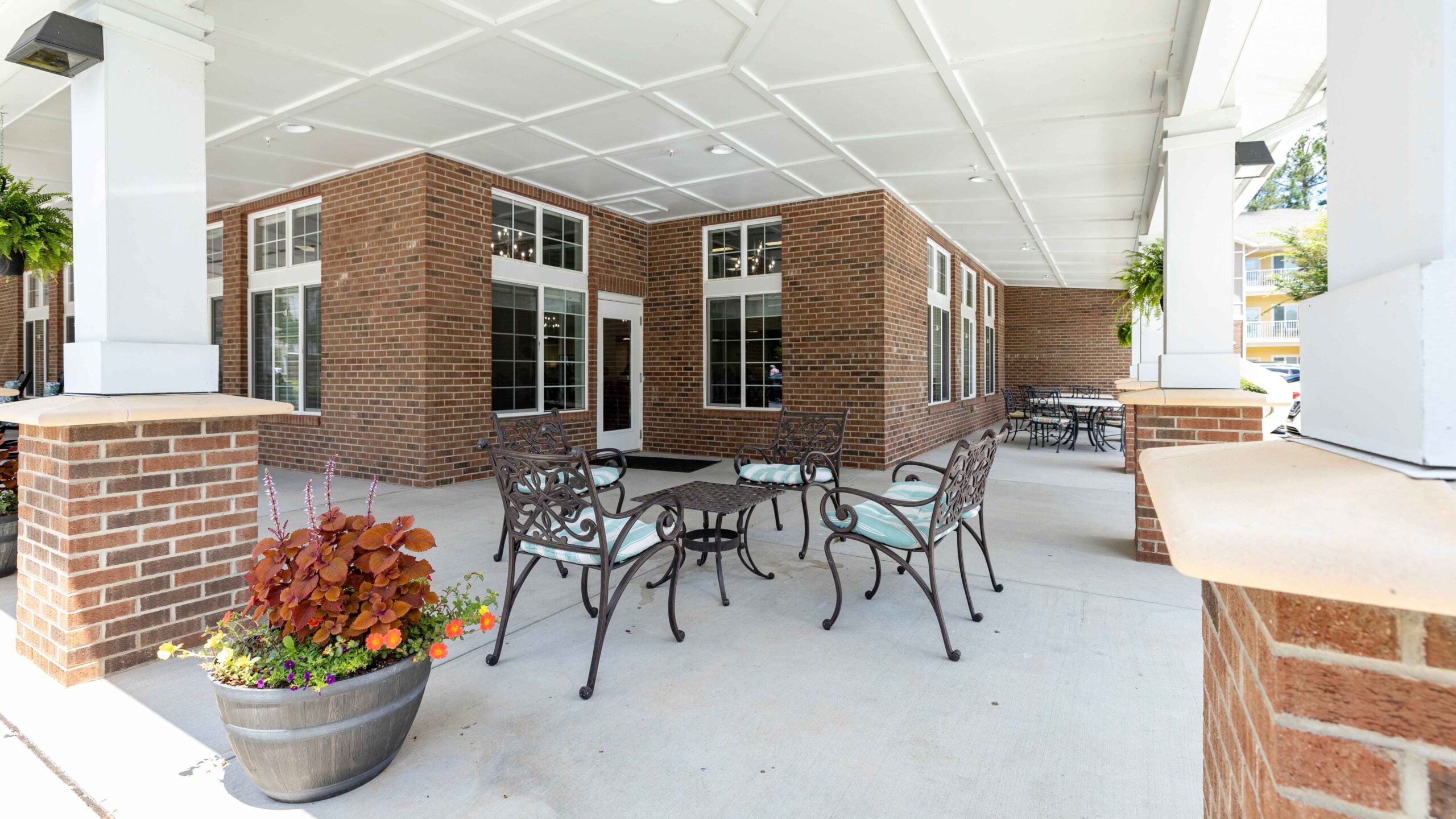 The outdoor patio at Whispering Pines